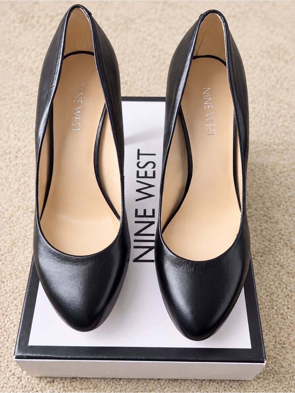 Nine West Women’s Black Leather Pointed-Toe Pumps size 7